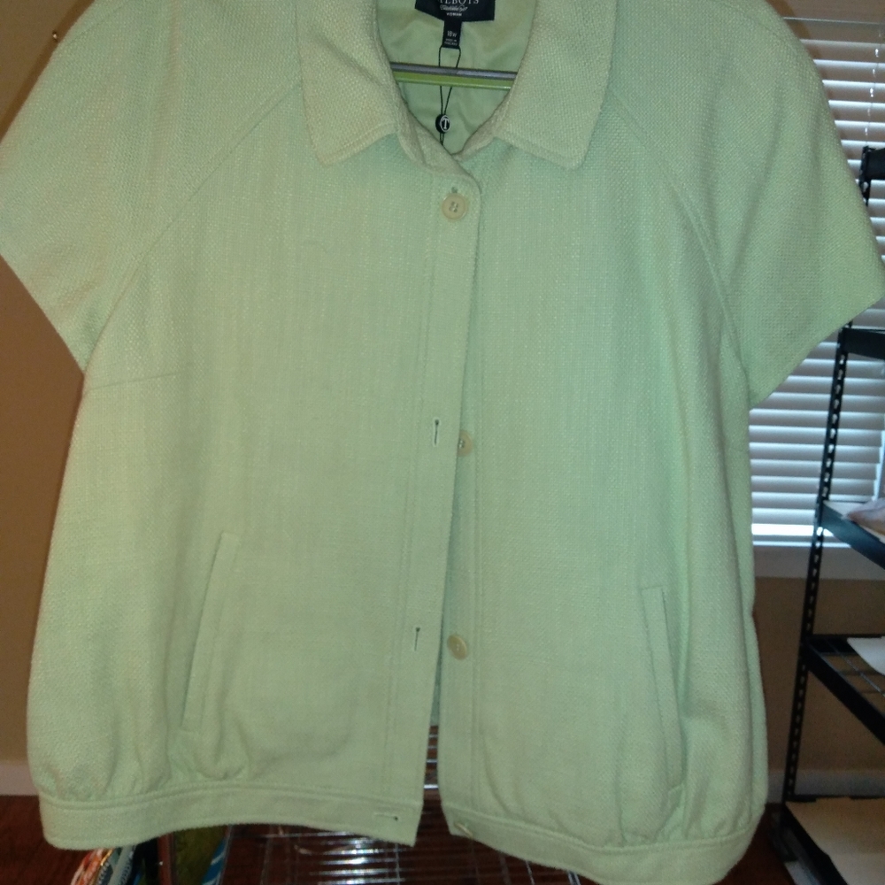 Short sleeved spring jacket